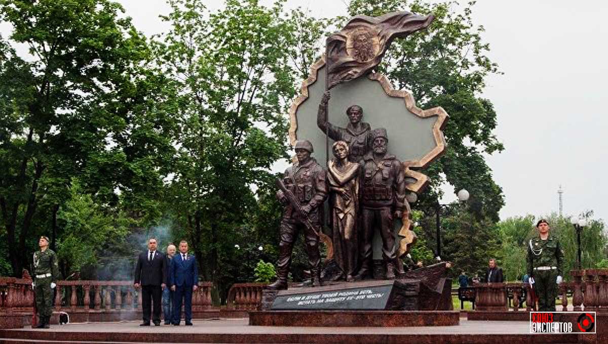 В Луганске диверсантами был взорван памятник погибшим ополченцам